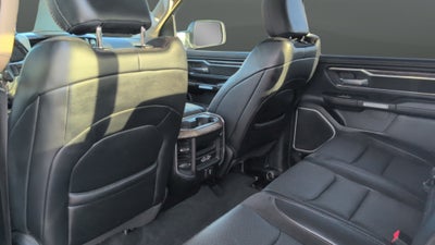 2020 RAM 1500 Laramie Crew Cab 4x4 5'7" Box
