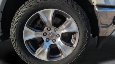 2020 RAM 1500 Laramie Crew Cab 4x4 5'7" Box