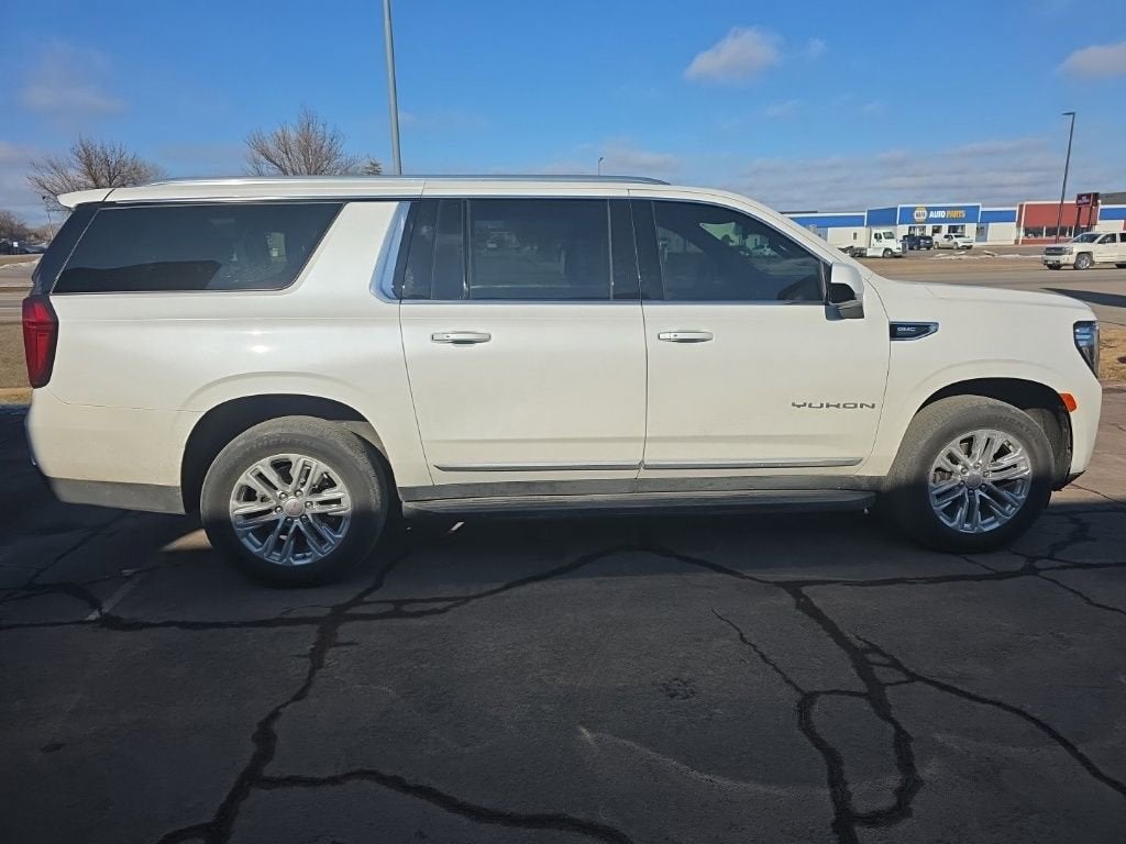 2023 GMC Yukon XL SLT