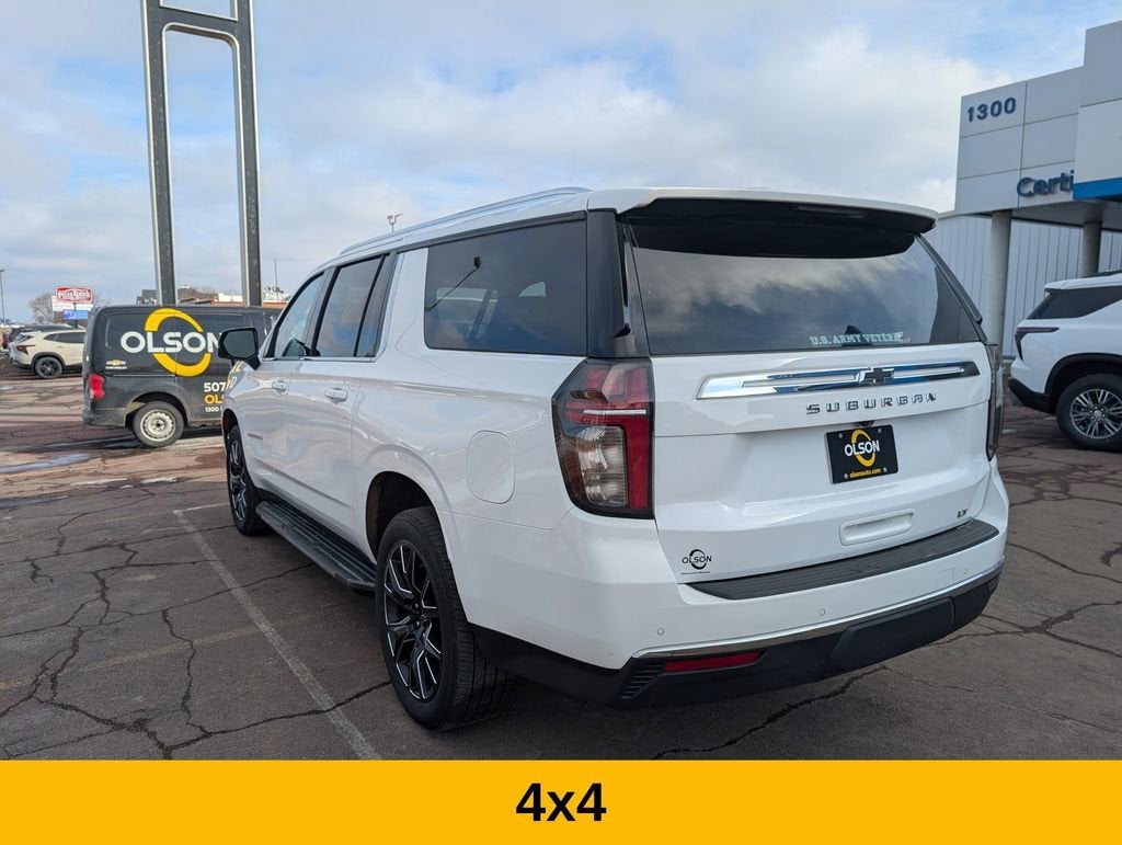 2023 Chevrolet Suburban LT