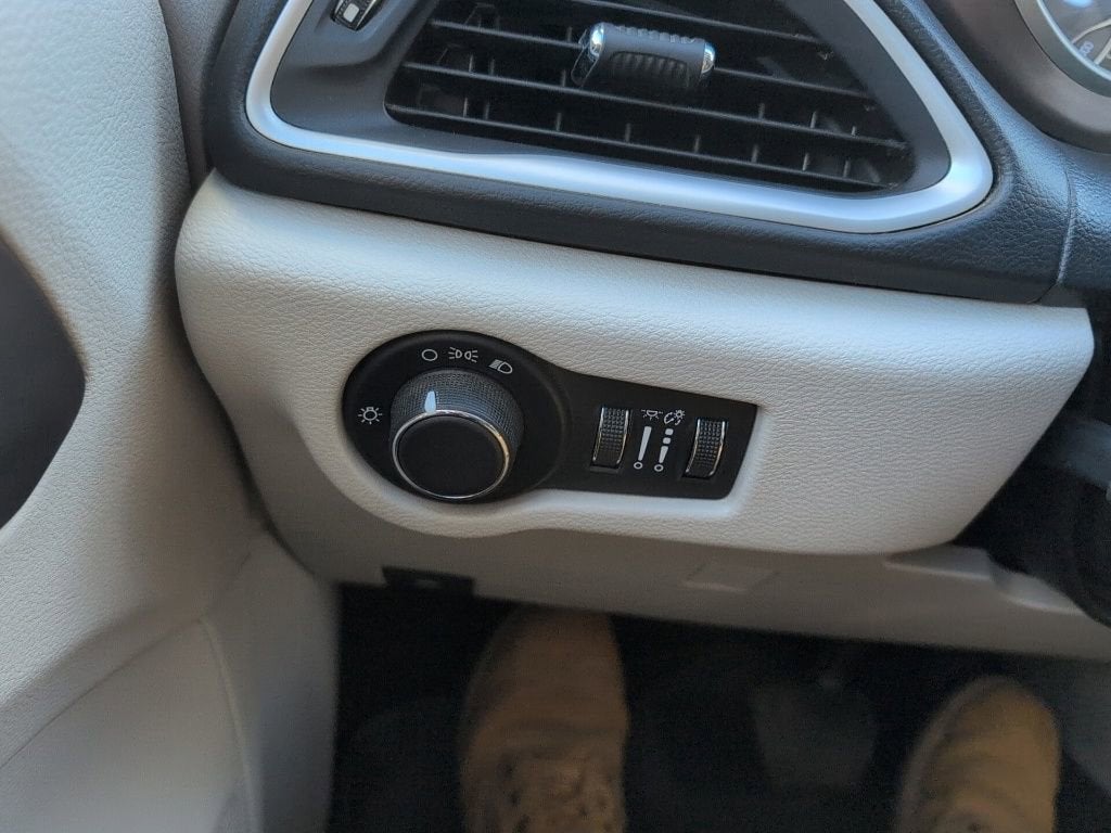 2017 Chrysler Pacifica LX