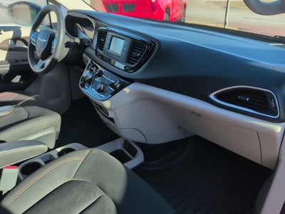 2017 Chrysler Pacifica LX