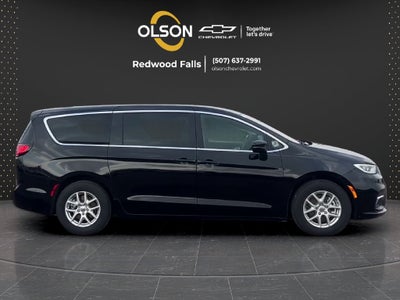 2024 Chrysler Pacifica Touring