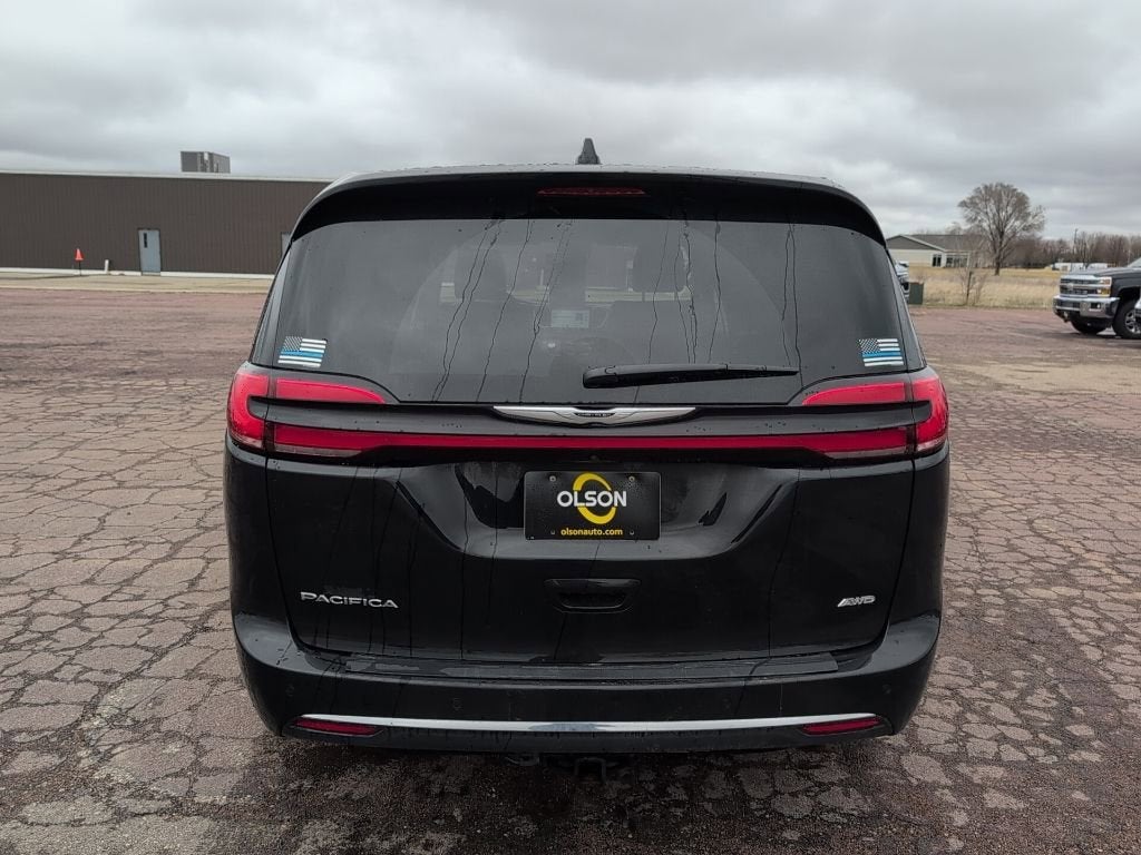 2025 Chrysler Pacifica Select