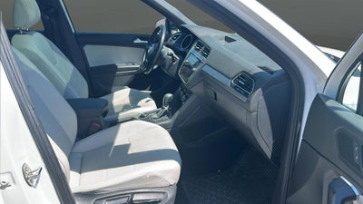 2021 Volkswagen Tiguan 2.0T SE R-Line Black