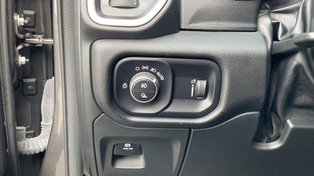 2023 RAM 1500 Big Horn Crew Cab 4x4 5'7" Box