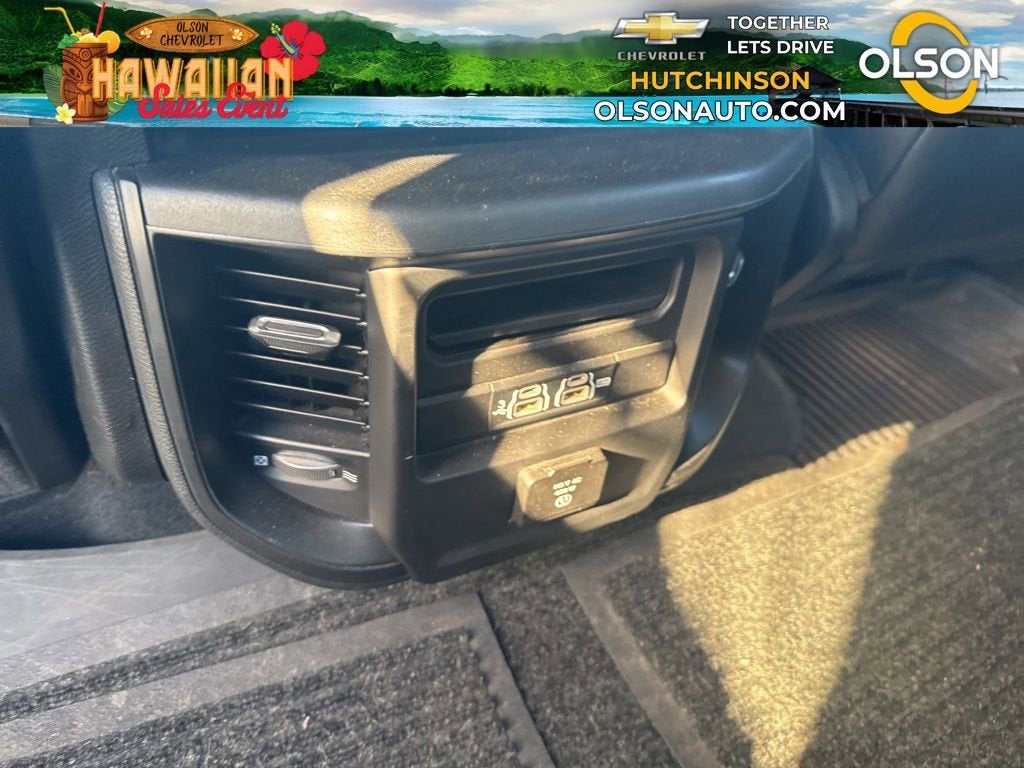 2019 RAM 1500 Laramie Crew Cab 4x4 6'4" Box