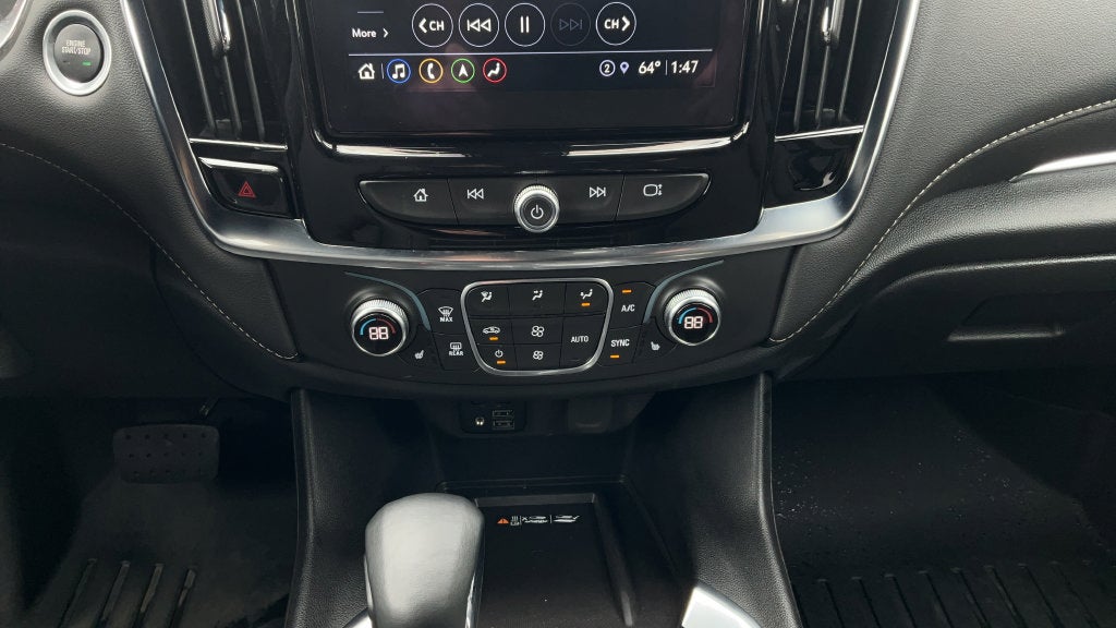 2023 Chevrolet Traverse LT Leather
