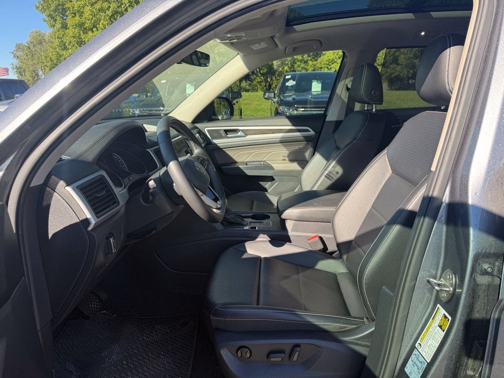 2021 Volkswagen Atlas 3.6L V6 SE w/Technology