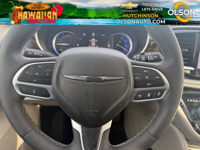 2023 Chrysler Pacifica Hybrid Limited