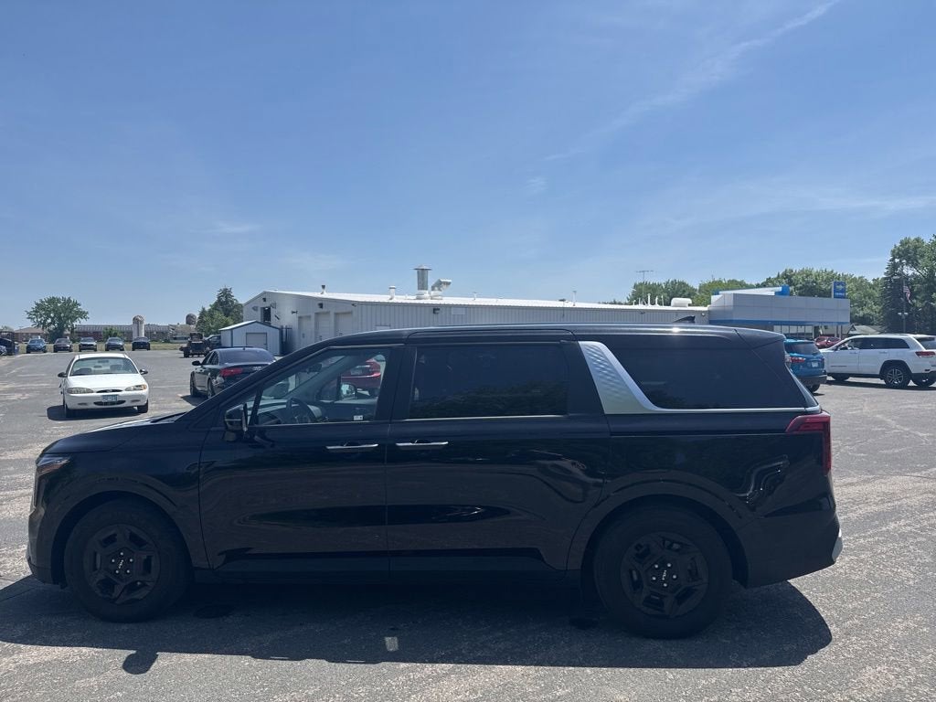 2025 Kia Carnival LXS